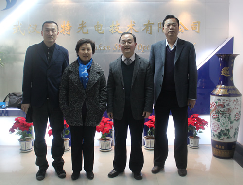 湖北省人社廳領(lǐng)導(dǎo)來我司調(diào)研和慰問專家