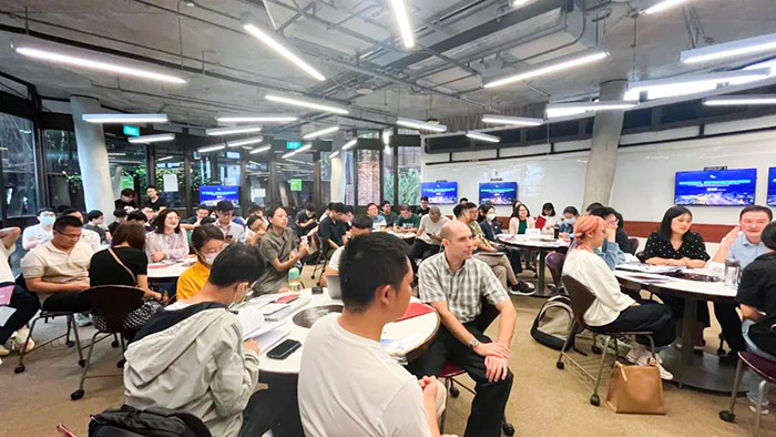 董事長(zhǎng)陳義紅博士?分享創(chuàng)新創(chuàng)業(yè)經(jīng)驗(yàn)